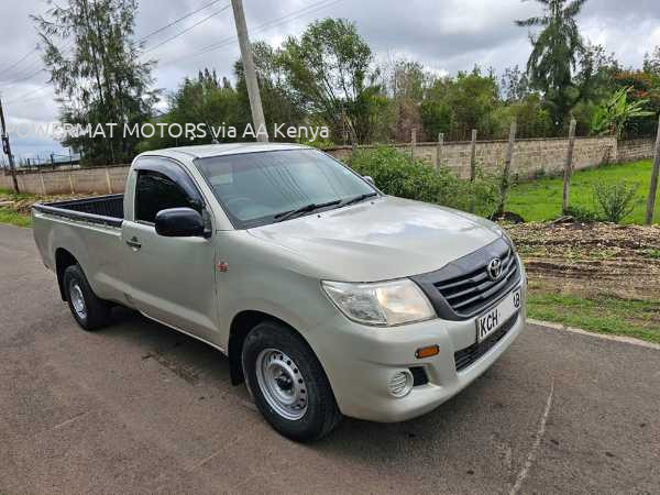 2015 TOYOTA HILUX