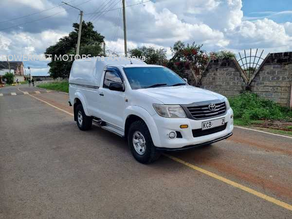 2014 TOYOTA HILUX