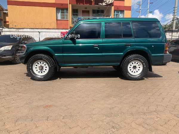 2004 MITSUBISHI PAJERO