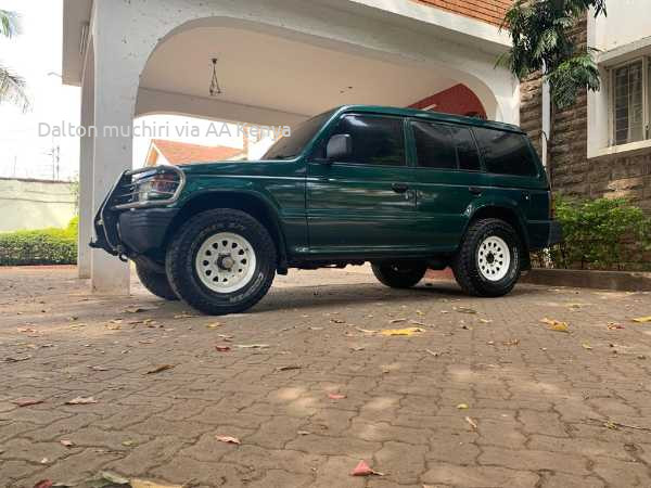 2004 MITSUBISHI PAJERO