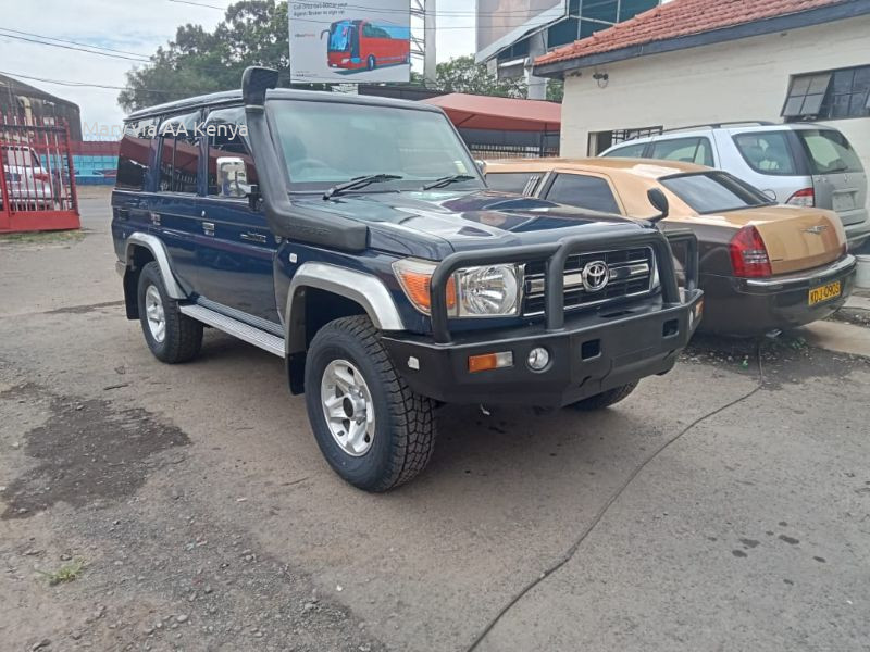 2015 TOYOTA LANDCRUISER