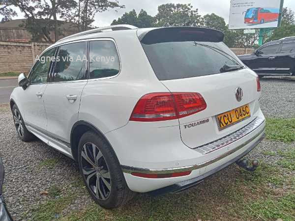 2015 VOLKSWAGEN TOUREG