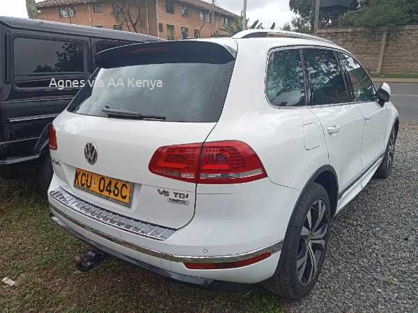 2015 VOLKSWAGEN TOUREG