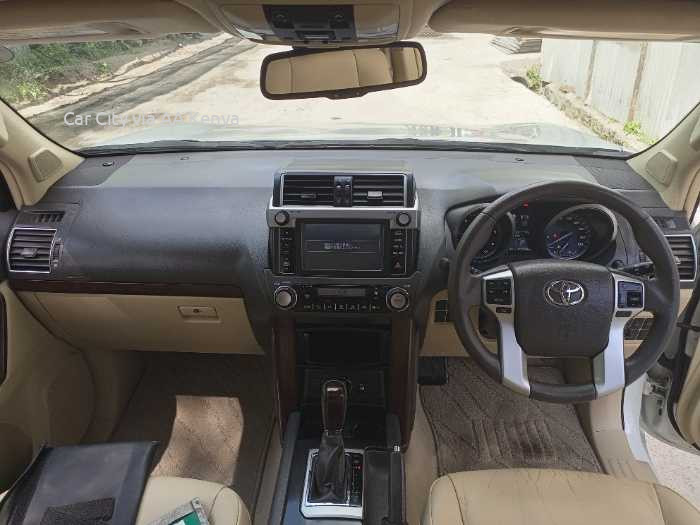 2016 TOYOTA LANDCRUISER