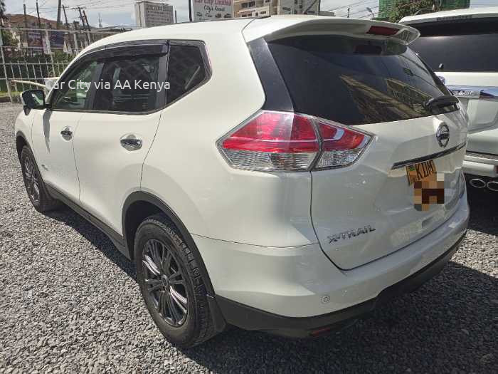 2016 NISSAN X-TRAIL