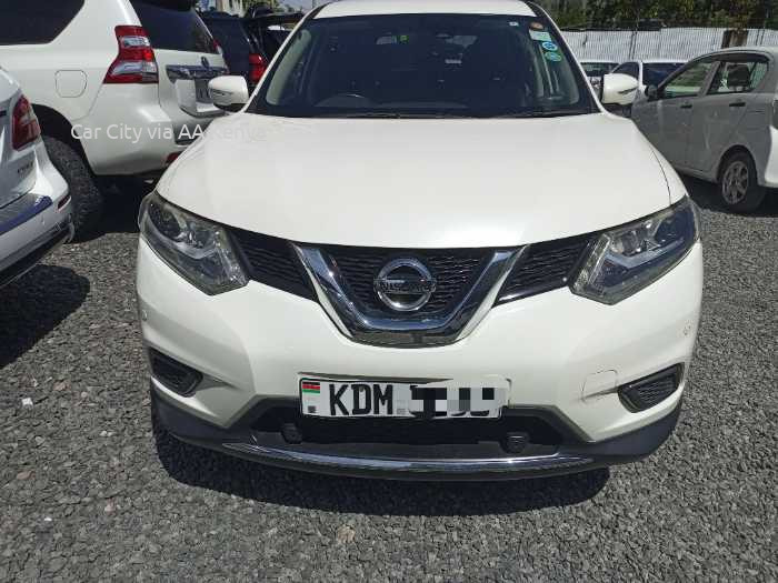 2016 NISSAN X-TRAIL