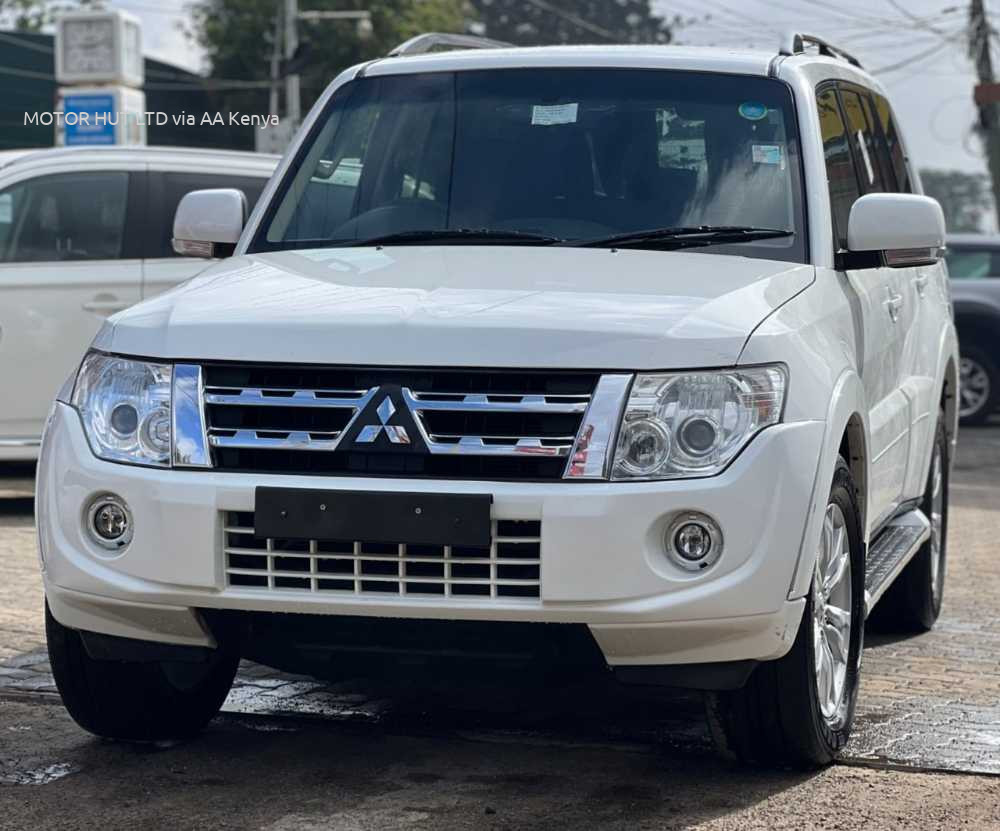 2015 MITSUBISHI SHOGUN