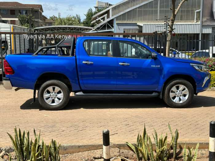 2018 TOYOTA HILUX