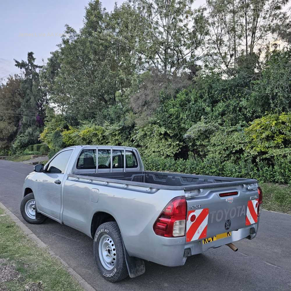 2019 TOYOTA HILUX