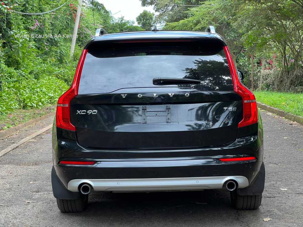 2017 VOLVO XC90