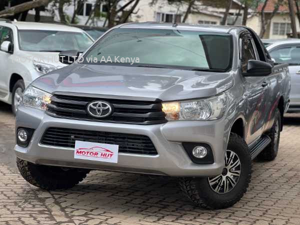 2016 TOYOTA HILUX