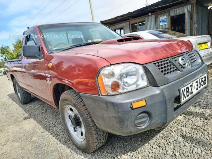 2013 NISSAN HARDBODY