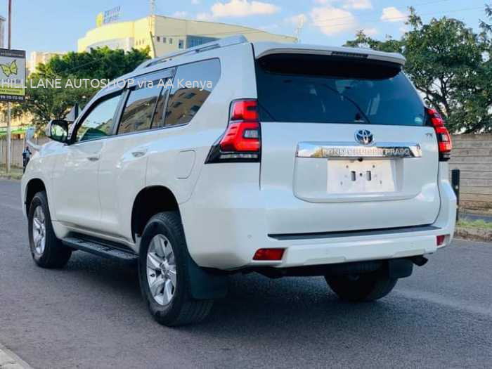 2017 TOYOTA LANDCRUISER