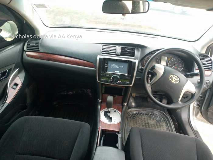 2010 TOYOTA PREMIO