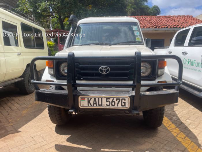 2005 TOYOTA LANDCRUISER