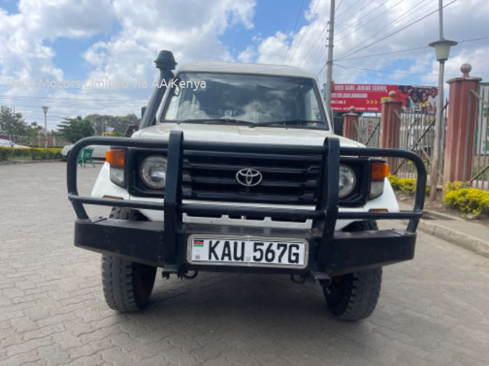 2005 TOYOTA LANDCRUISER