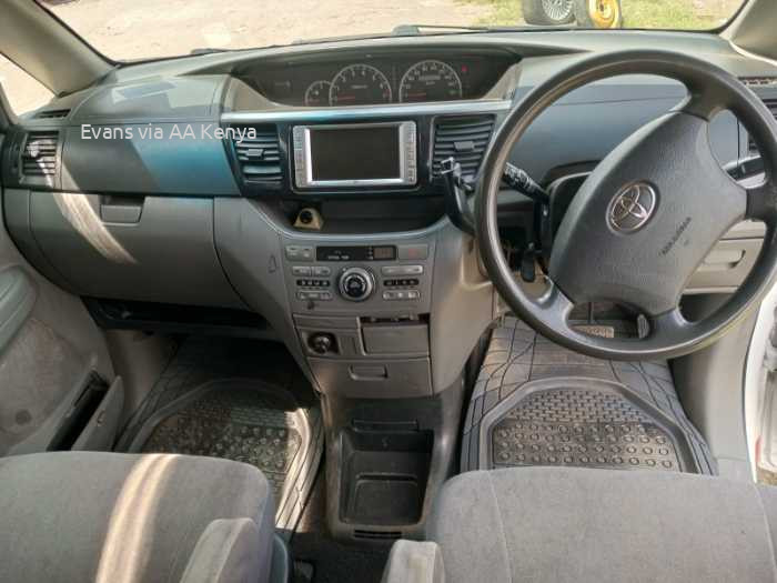 2005 TOYOTA VOXY