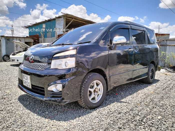 2010 TOYOTA VOXY