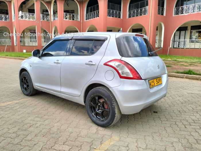 2011 SUZUKI SWIFT