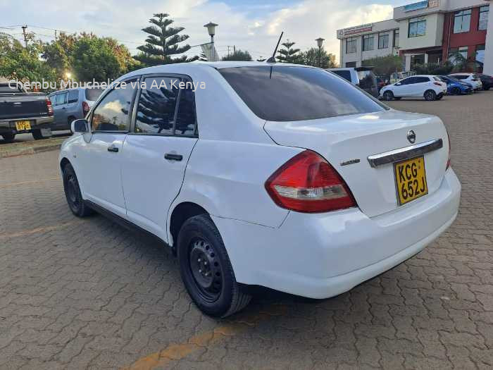 2009 NISSAN TIIDA