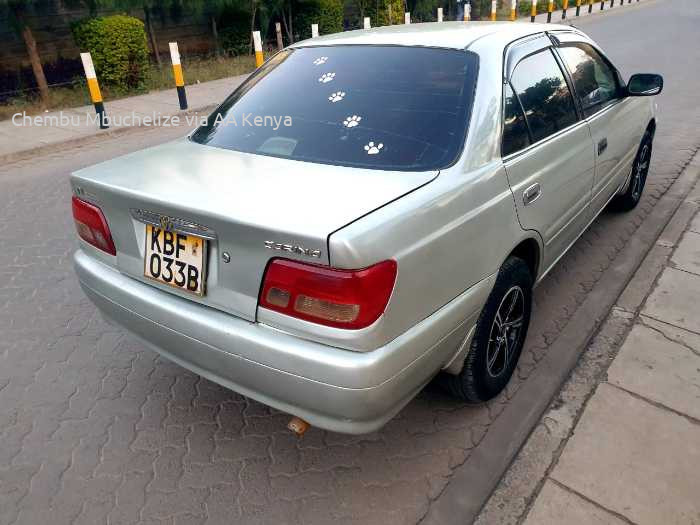 2004 TOYOTA CARINA