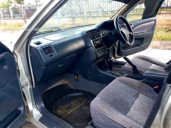 2004 TOYOTA CARINA