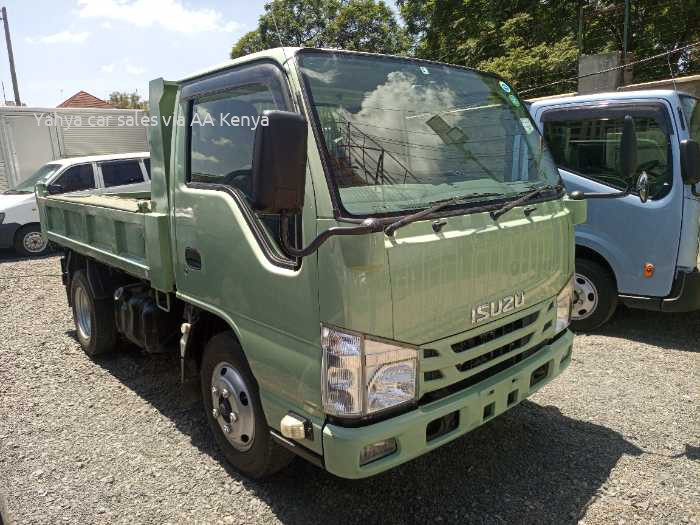 2017 ISUZU NKR