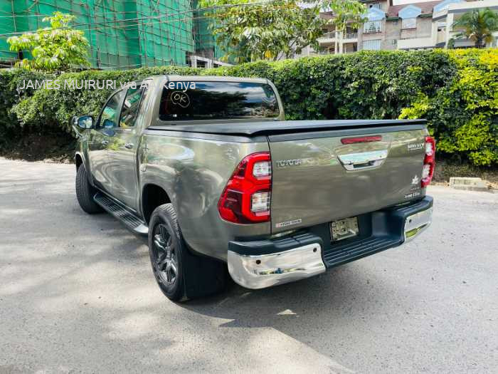 2020 TOYOTA HILUX