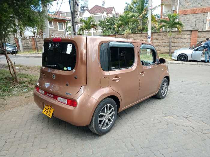 2011 NISSAN CUBE