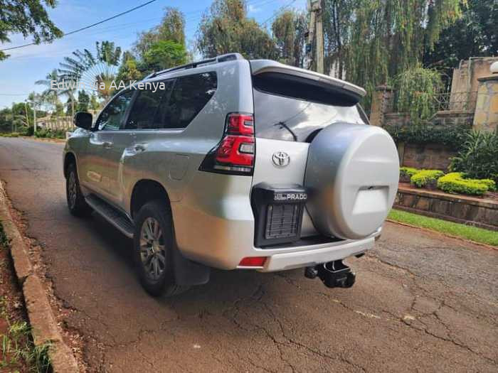 2018 TOYOTA LANDCRUISER