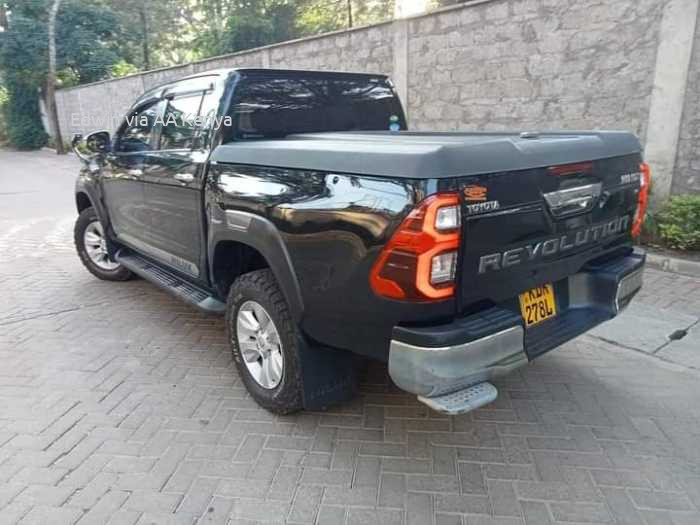 2019 TOYOTA HILUX