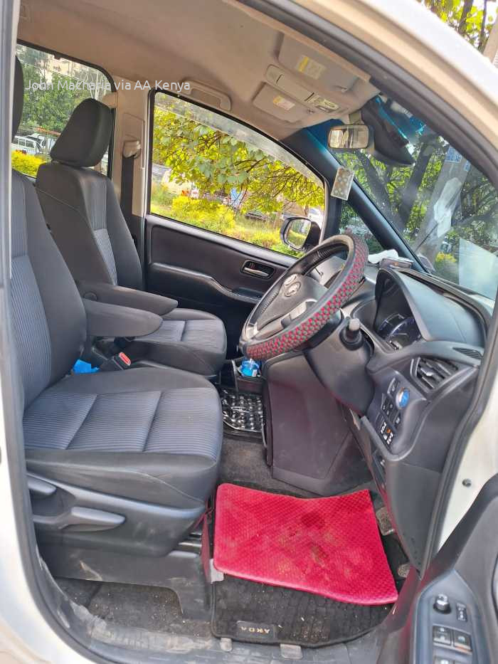 2014 TOYOTA VOXY