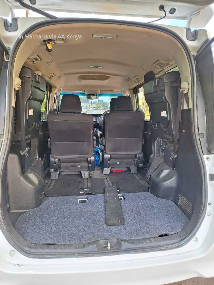 2014 TOYOTA VOXY