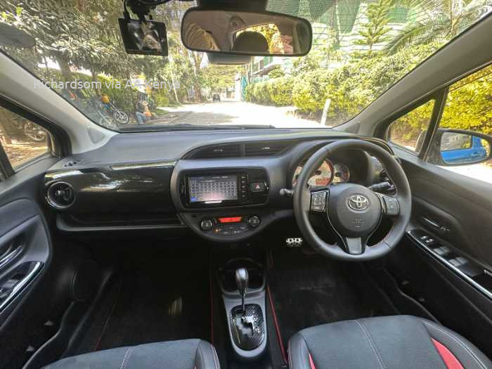 2016 TOYOTA VITZ