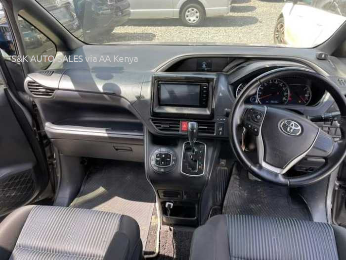 2016 TOYOTA NOAH