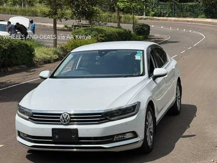 2016 VOLKSWAGEN PASSAT