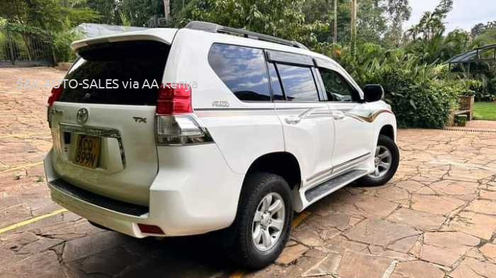 2011 TOYOTA LANDCRUISER