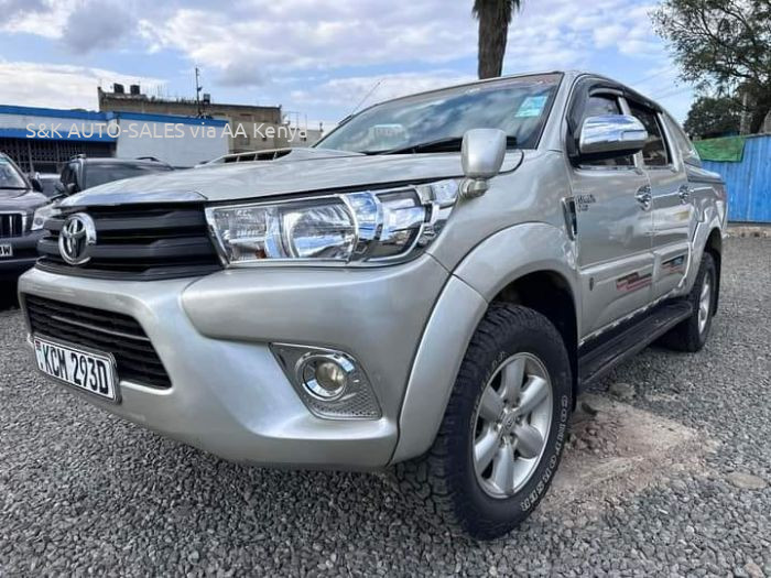 2012 TOYOTA HILUX