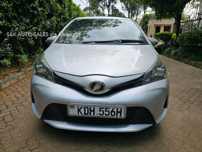 2015 TOYOTA VITZ