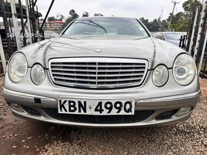 2003 MERCEDES BENZ E200