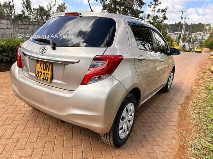 2015 TOYOTA VITZ