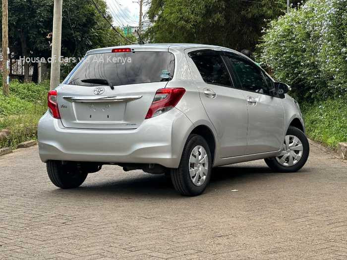 2017 TOYOTA VITZ