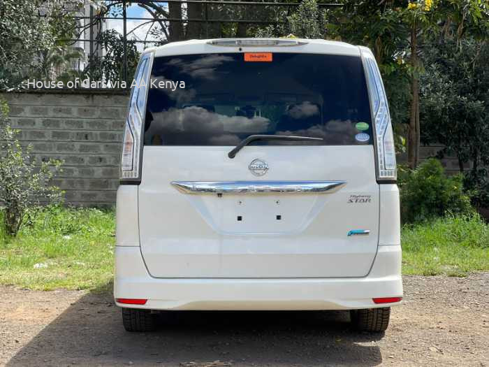 2016 NISSAN SERENA