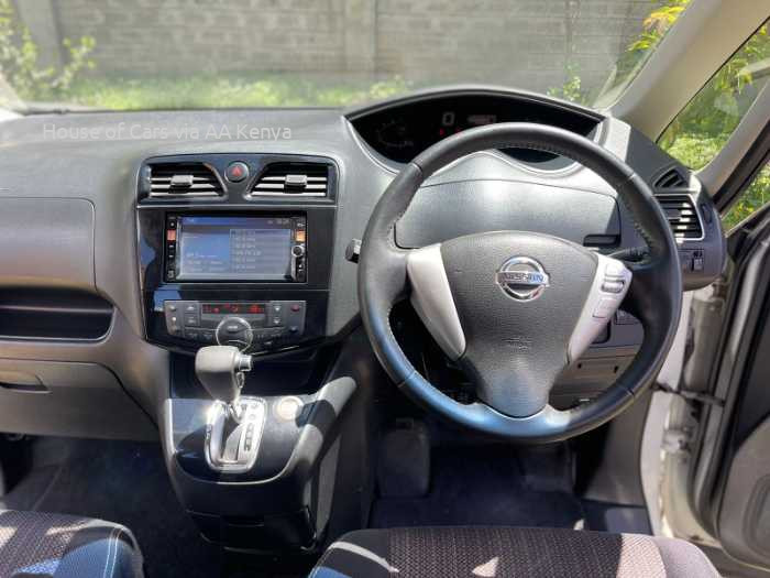 2016 NISSAN SERENA