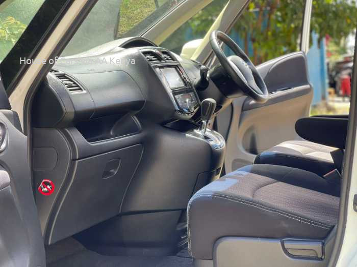 2016 NISSAN SERENA