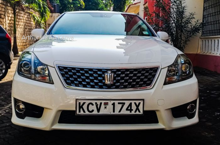 2012 TOYOTA CROWN