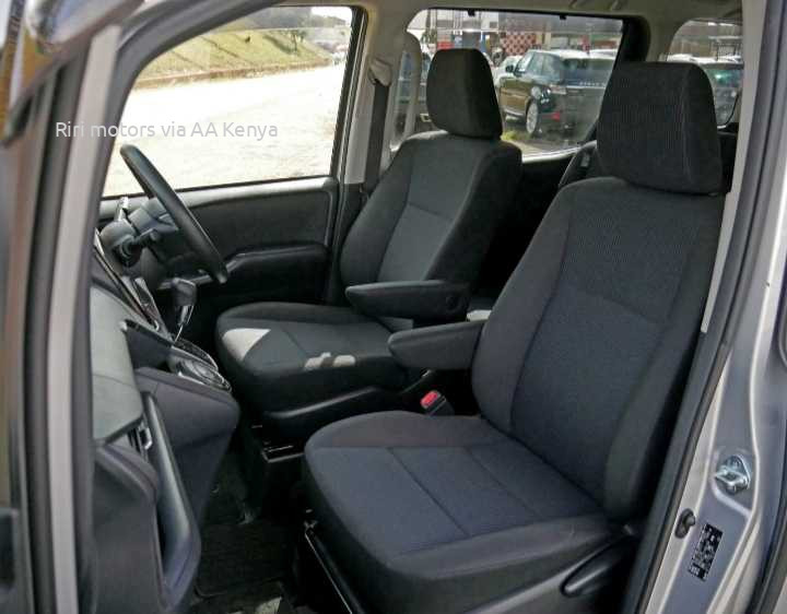 2016 TOYOTA NOAH