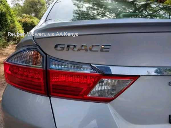 2015 HONDA GRACE