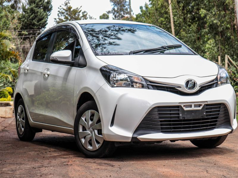 2015 TOYOTA VITZ