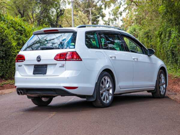 2015 VOLKSWAGEN GOLF